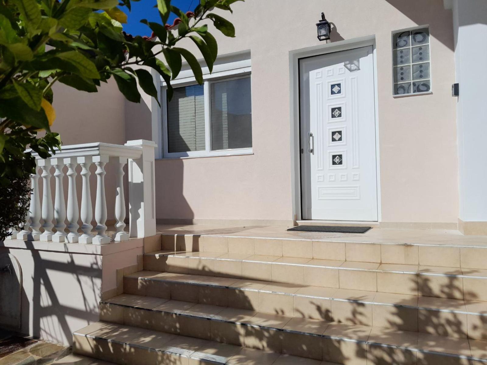 Omorfi Poli 120 Sqm Apartment Návplio Eksteriør bilde